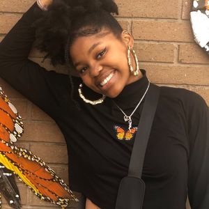 Meet your Posher, Charm